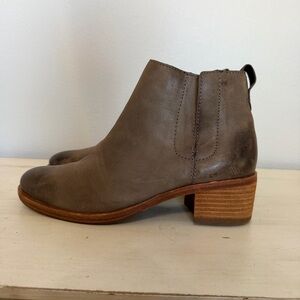 Kork-Ease Grey Leather Velma Chelsea Ankle Boots